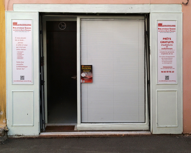 La façade du nouveau local de la Bibliothèque Sonore 04, 14 rue du Bon Repos